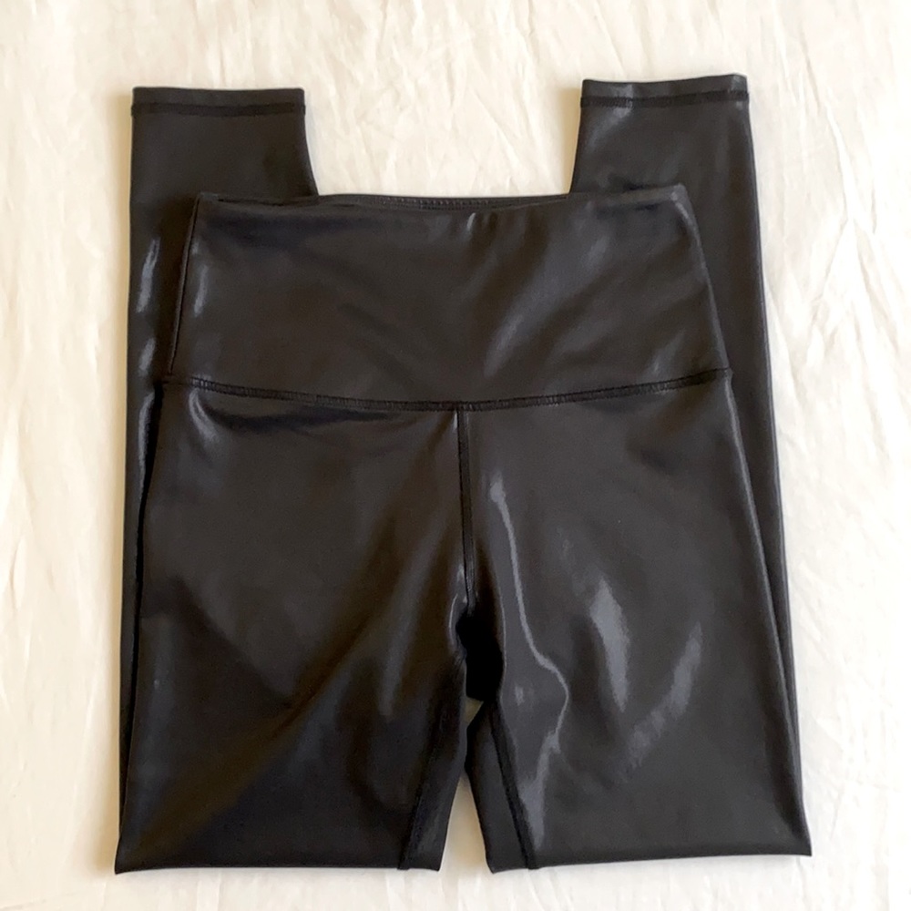 Marika Tek Adele Pocket Capri leggings